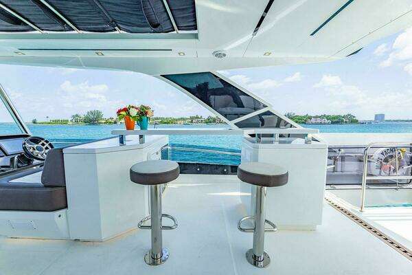 Galeon 640 FLY Yacht For Sale