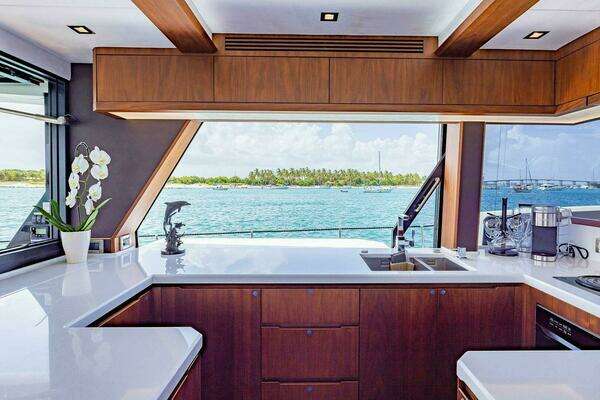 Galeon 640 FLY Yacht For Sale