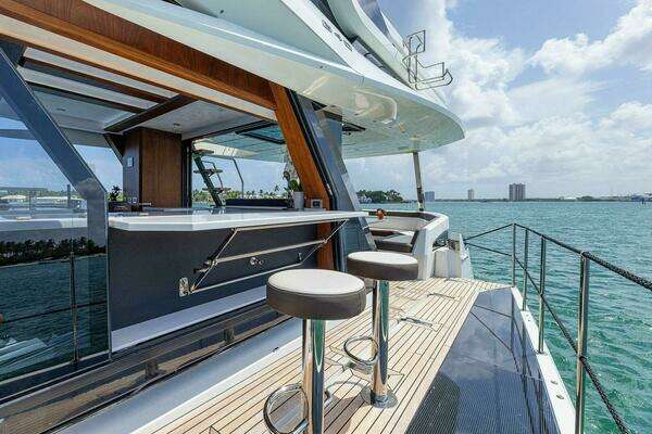 Galeon 640 FLY Yacht For Sale