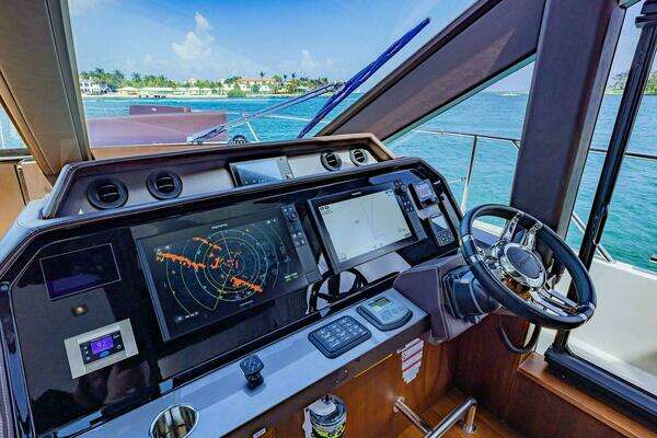 Galeon 640 FLY Yacht For Sale