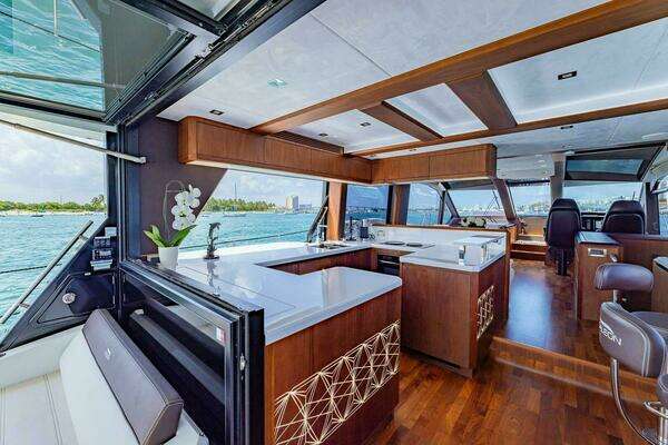 Galeon 640 FLY Yacht For Sale