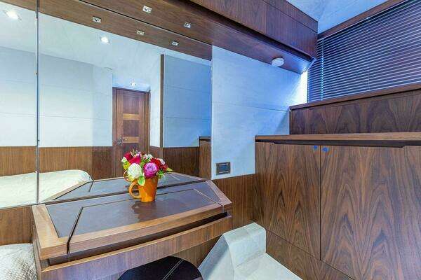 Galeon 640 FLY Yacht For Sale