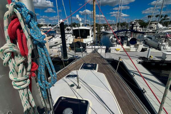 Pacific Pearl 48ft Oyster Yacht For Sale