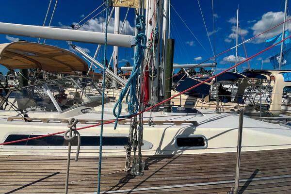 Pacific Pearl 48ft Oyster Yacht For Sale