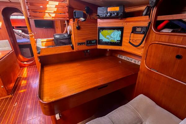 Pacific Pearl 48ft Oyster Yacht For Sale