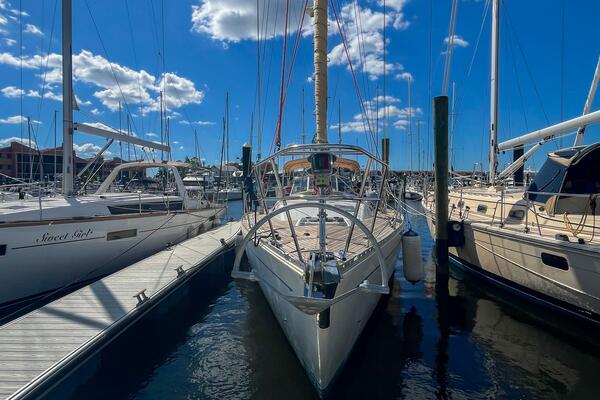 Pacific Pearl 48ft Oyster Yacht For Sale