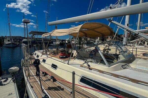 Oyster Lightwave 48 Yacht For Sale
