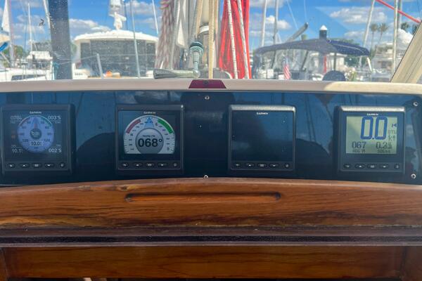 Pacific Pearl 48ft Oyster Yacht For Sale