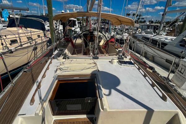 Pacific Pearl 48ft Oyster Yacht For Sale