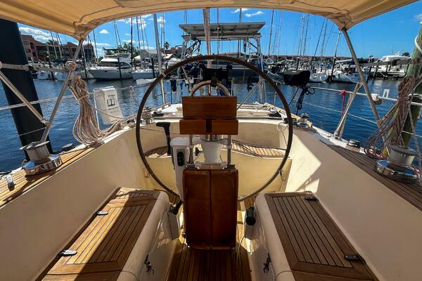 Pacific Pearl 48ft Oyster Yacht For Sale