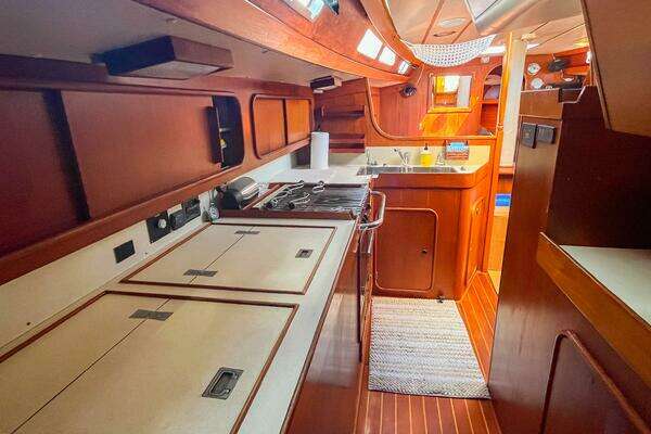 Oyster Lightwave 48 Yacht For Sale