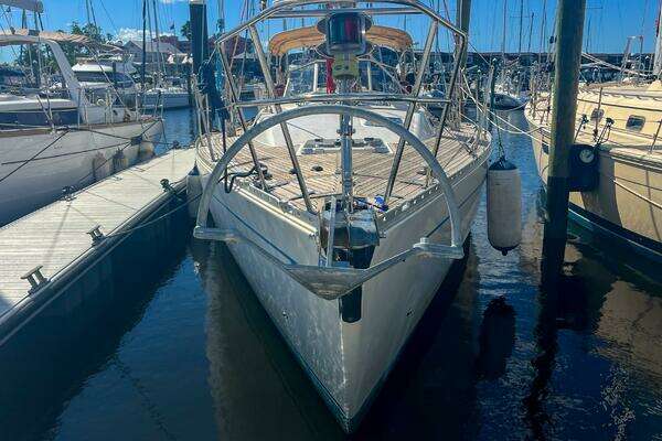 Oyster Lightwave 48 Yacht For Sale