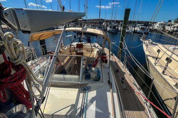 Pacific Pearl 48ft Oyster Yacht For Sale