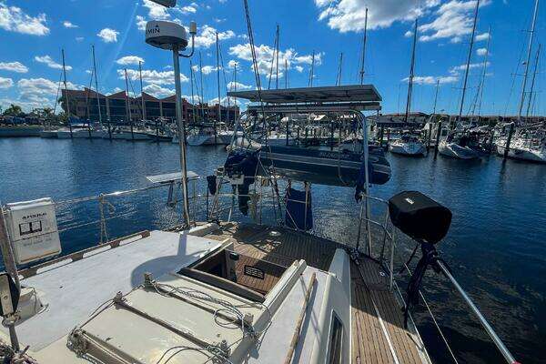 Oyster Lightwave 48 Yacht For Sale