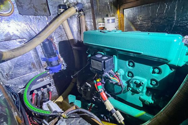 Pacific Pearl 48ft Oyster Yacht For Sale