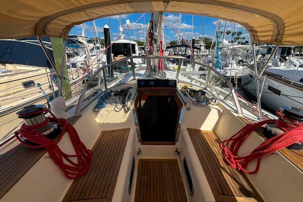Pacific Pearl 48ft Oyster Yacht For Sale