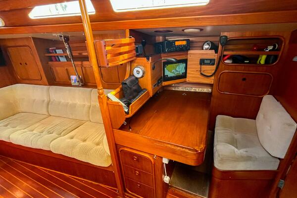 Pacific Pearl 48ft Oyster Yacht For Sale