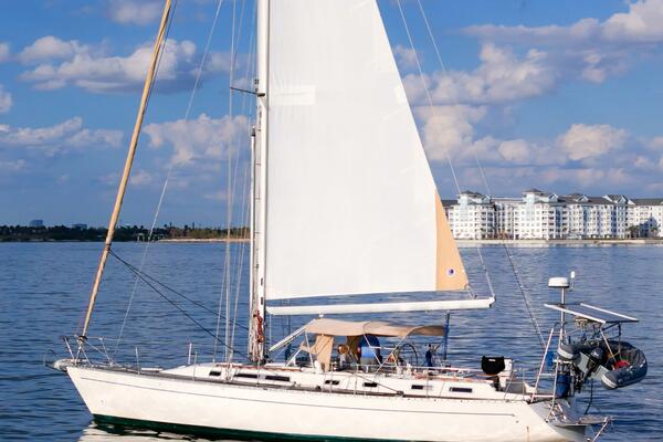 Pacific Pearl 48ft Oyster Yacht For Sale