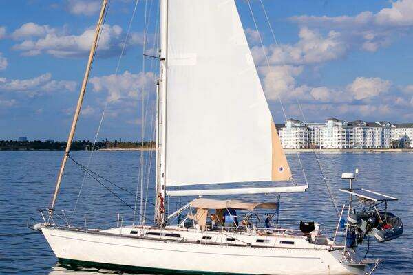 Oyster Lightwave 48 Yacht For Sale