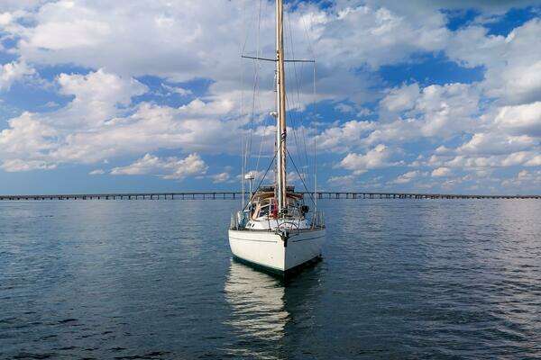 Oyster Lightwave 48 Yacht For Sale