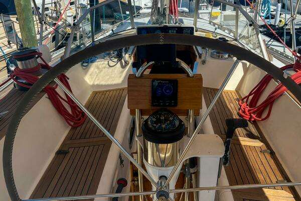 Oyster Lightwave 48 Yacht For Sale