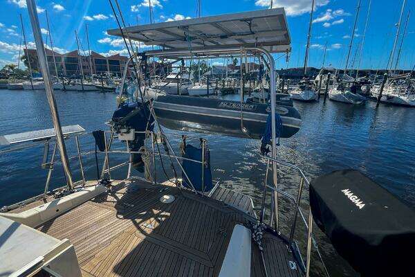 Oyster Lightwave 48 Yacht For Sale