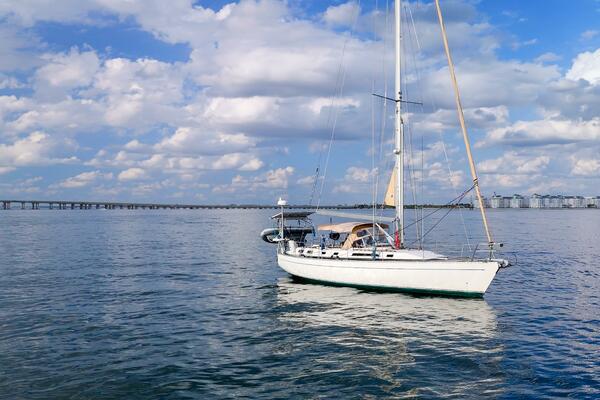 Pacific Pearl 48ft Oyster Yacht For Sale