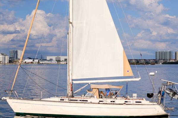 Pacific Pearl 48ft Oyster Yacht For Sale