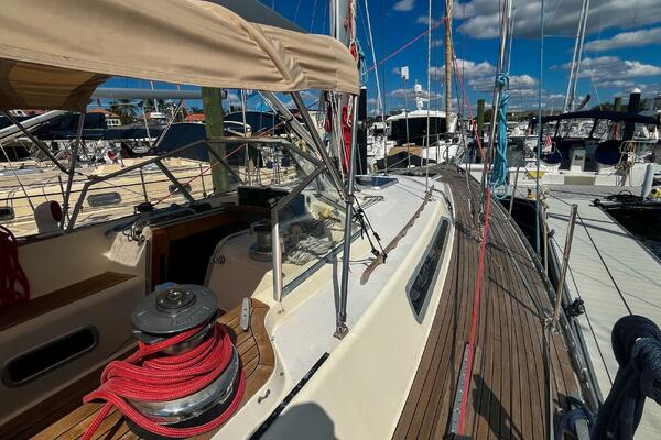Pacific Pearl 48ft Oyster Yacht For Sale