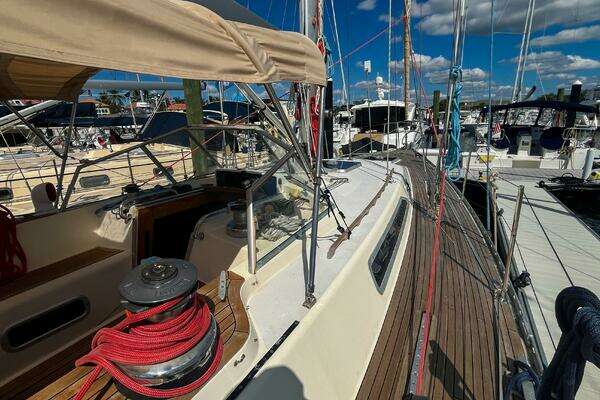 Oyster Lightwave 48 Yacht For Sale