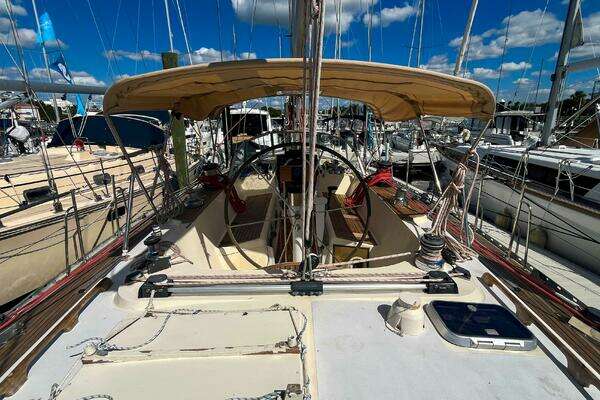 Oyster Lightwave 48 Yacht For Sale