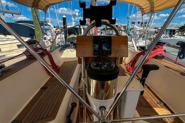Oyster Lightwave 48 Yacht For Sale