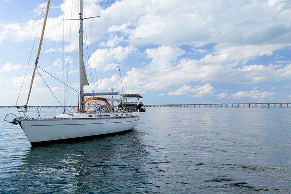 Oyster Lightwave 48 Yacht For Sale