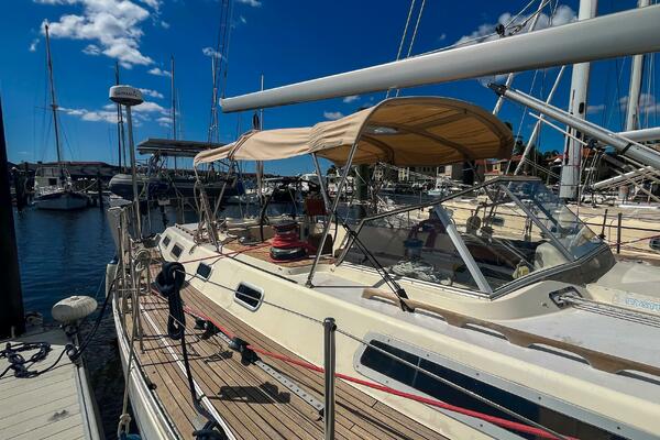Pacific Pearl 48ft Oyster Yacht For Sale