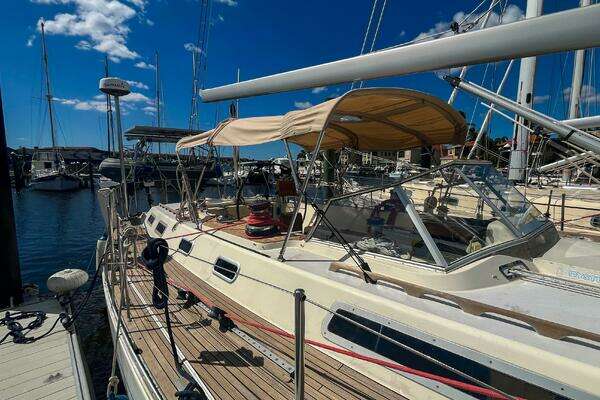 Oyster Lightwave 48 Yacht For Sale