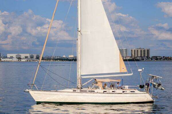 Oyster Lightwave 48 Yacht For Sale