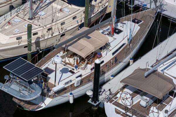 Oyster Lightwave 48 Yacht For Sale