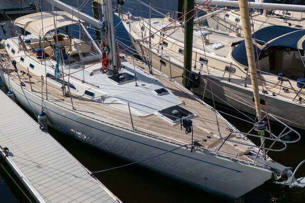 Oyster Lightwave 48 Yacht For Sale