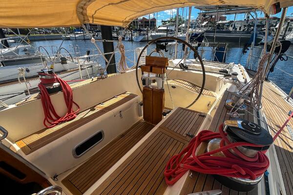 Pacific Pearl 48ft Oyster Yacht For Sale