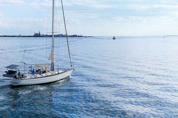 Oyster Lightwave 48 Yacht For Sale