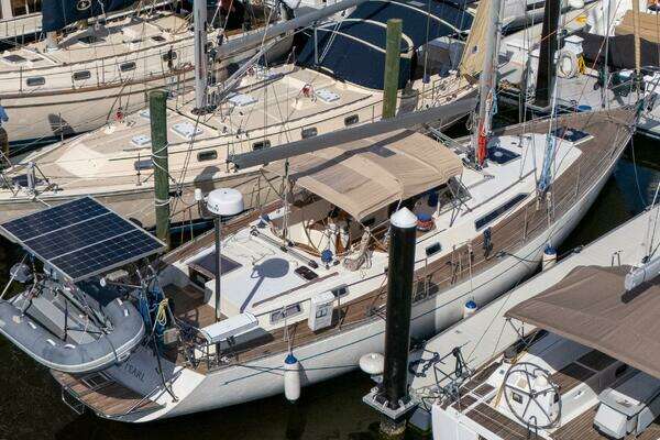 Oyster Lightwave 48 Yacht For Sale