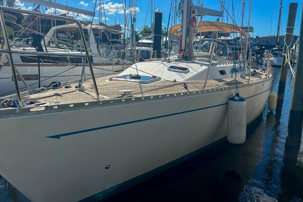 Pacific Pearl 48ft Oyster Yacht For Sale