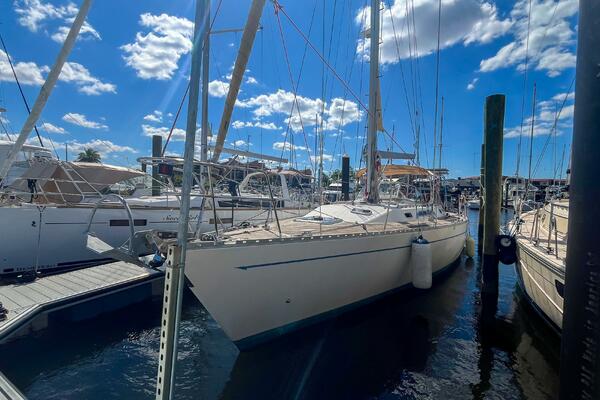 Pacific Pearl 48ft Oyster Yacht For Sale