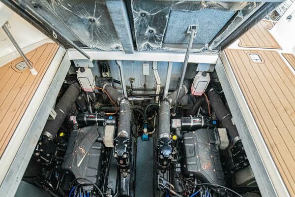 Within Tolerance 38ft Sea Ray Yacht For Sale