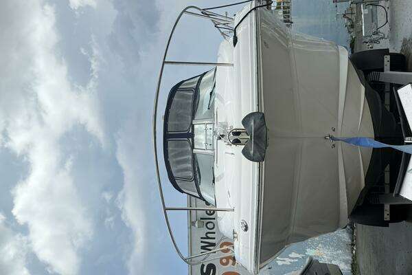Photo of the 2004 Sea Ray 320 Sundancer