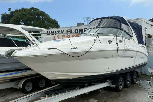 Photo of the 2004 Sea Ray 320 Sundancer