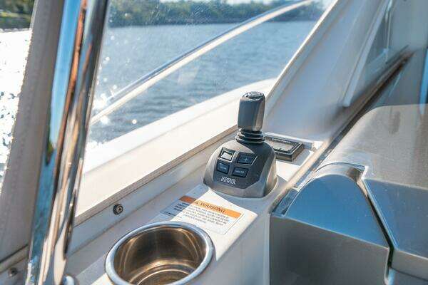 Riviera 5400 Sport Yacht Yacht For Sale