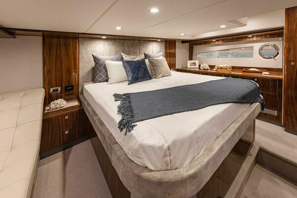 WATER DOG 54ft Riviera Yacht For Sale WATER DOG 54ft Riviera Yacht For Sale