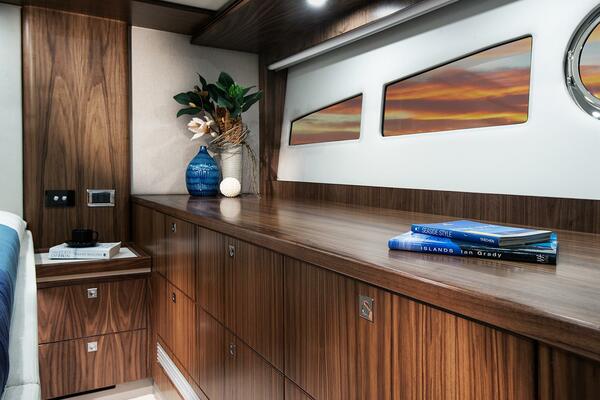 WATER DOG 54ft Riviera Yacht For Sale WATER DOG 54ft Riviera Yacht For Sale