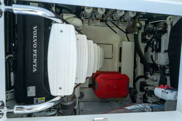 Riviera 5400 Sport Yacht Yacht For Sale